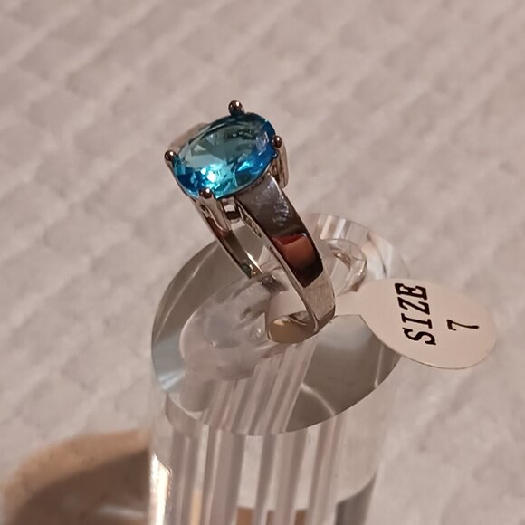 Blue Topaz Silver Solitaire Fashion Ring Size 7 NWOT - Picture 7 of 11